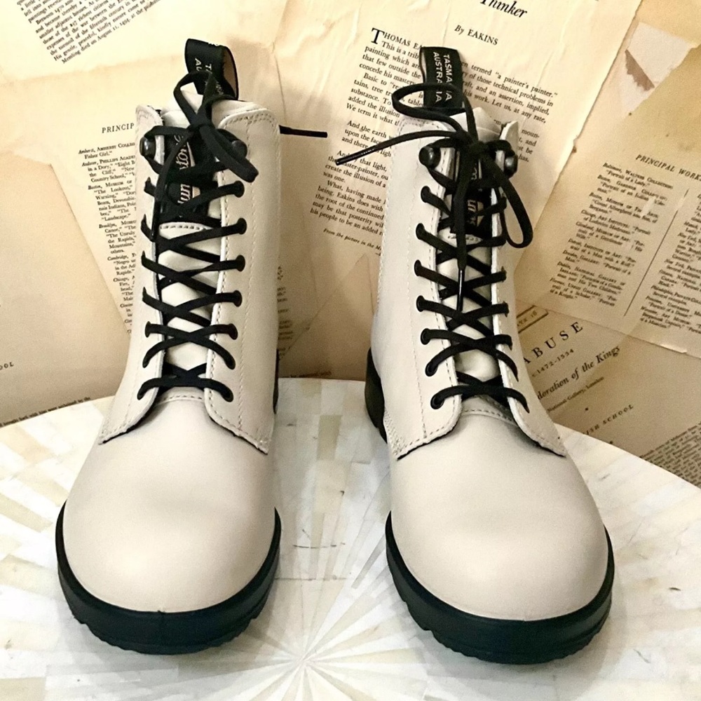 Blundstone #2324 Orginals Lace Up Boot Oat Ivory Black Trim - Picture 6 of 11